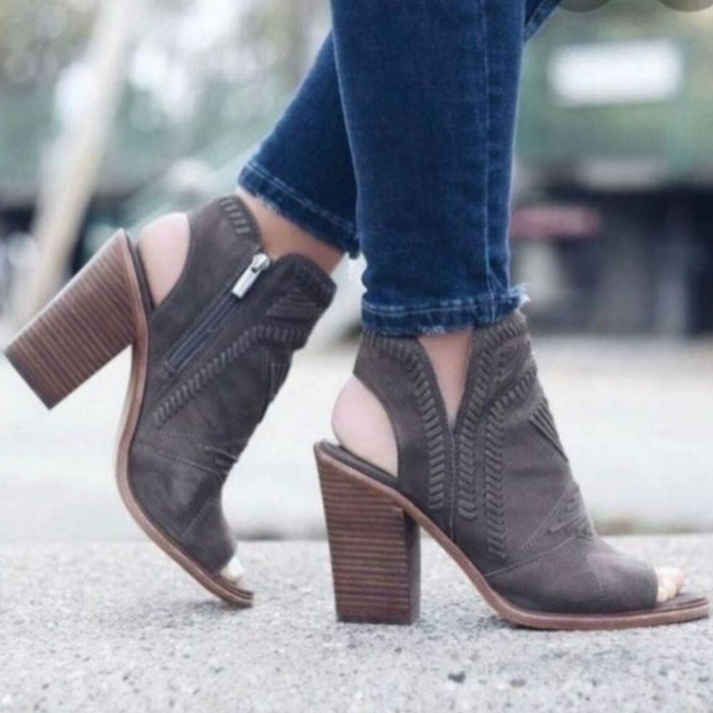 Vince Camuto Karinta Block Heel Bootie In Graystone Size 11